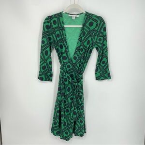 DVF Julian Green & Black Geometric Print Silk Jersey Wrap Dress Sz 2
